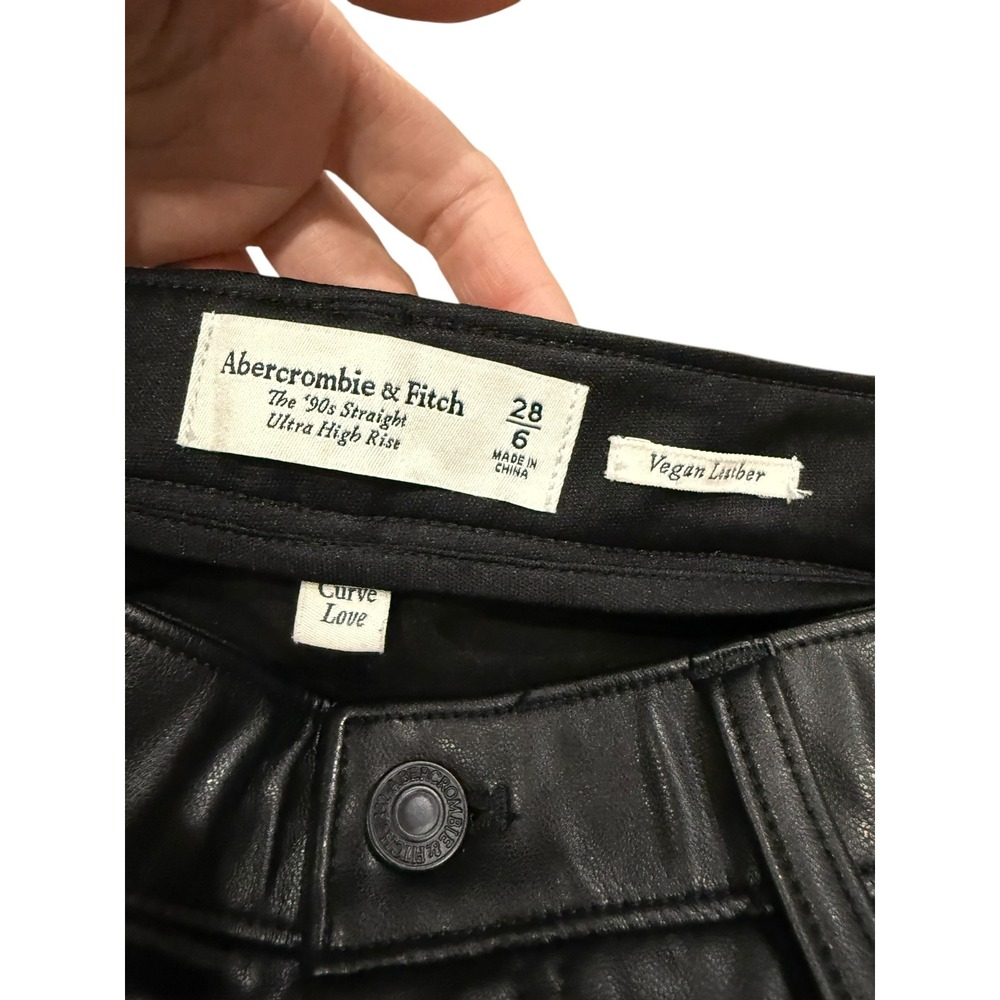 Abercrombie & Fitch 90s Straight Ultra High Rise Vegan Leather Pants Women 28/6 - Picture 4 of 13